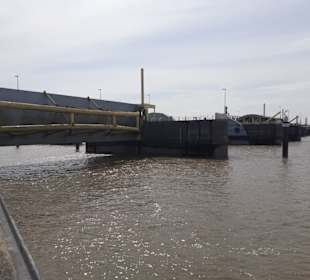 Emssperrwerk in Emden