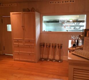 Blick zur Küchendurchreiche