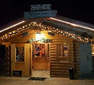 Der Eingang zur Hütte / zum Restaurant