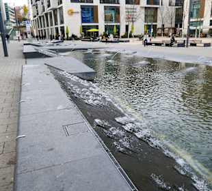 Flacher Brunnen am Mailänder Platz