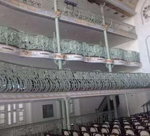 Blick auf die Ränge