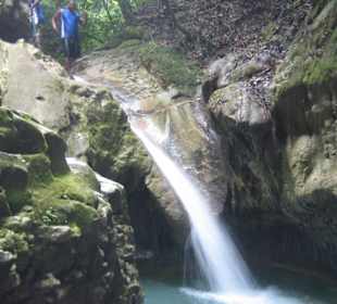 Einer der 7 Wasserfälle