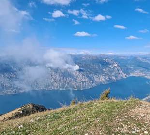 Ausblick vom Monte Baldo auf den Gardasee 