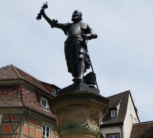 Somit brachte er die Sorte Grauburgunder mit