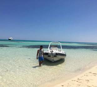 Guide Mohamed mit Speedboot