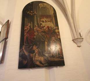 Bildnisse im Eingang