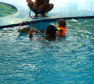 Schwimmen mit Delfinen