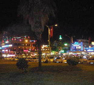Hafenviertel Alanya bei Nacht