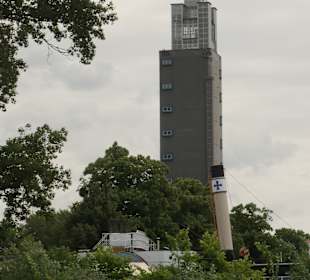 Blick von der Elbe zum Albinmüller-Turm