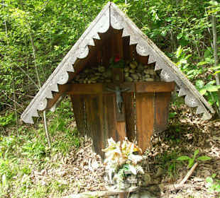 Ein Marterl an einer Rast