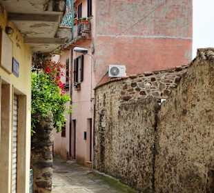 Eindrücke aus der Altstadt von Orosei