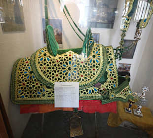 Exponate im Marstall Museum