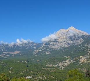 Das Gebiet mit dem Olymp (2365m) v. Osten gesehen