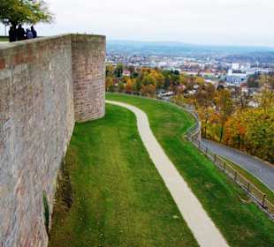 Die obere Burgmauer