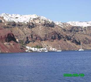 Oia vom Boot aus gesehen