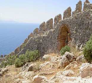 Festung oberhalb des Hafens