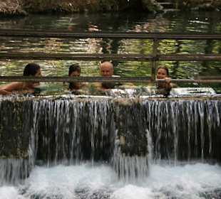 Halbtages Tour, Quelle in der man schwimmen kann