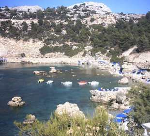 Blick auf die Anthony-Quinn-Bucht