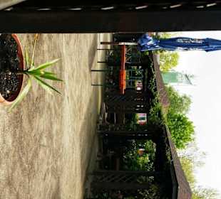 Im Biergarten bei schönen Wetter