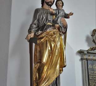 Statue in der Pfarrkirche
