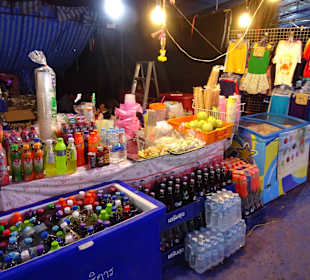 Auf dem Nachtmarkt von Kanchanaburi