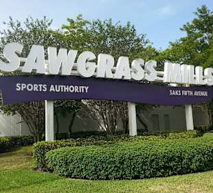 Riesiges Shoppingcenter in der Nähe