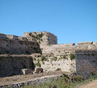 Die Wehranlage zur Landseite