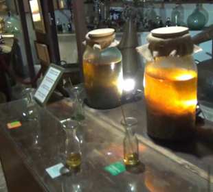 Erdgeschoss - Destillieranlage für Kräuter + Likör