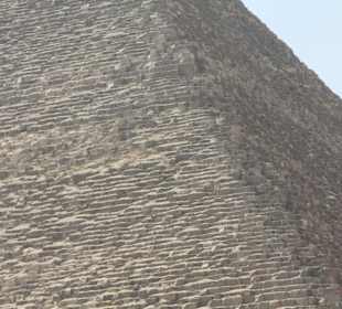 Der Zahn der Zeit an der Cheops