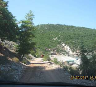 Immer noch Schotternspisten