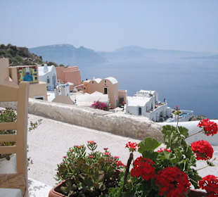 Blick in die Caldera in Oia