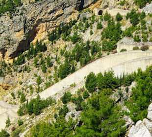 Der Staudamm selbst in voller Pracht