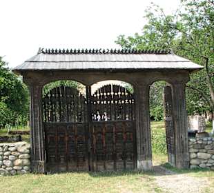 Hobita, the gate of the memorial house, 2012