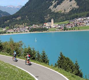 Genussradeln um den malerischen Reschensee