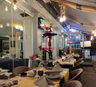 Salute Pub Restaurant