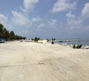 Jedna z głównych ulic Maafushi