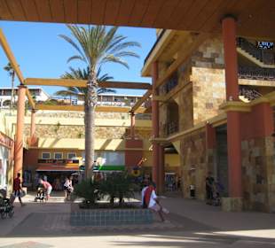 Einkaufscenter unter Hotel Barcelo Jandia Playa