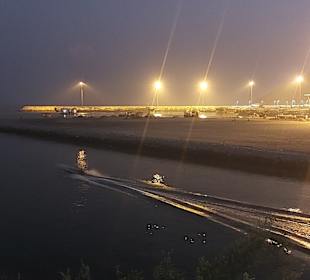 Hafen Khasab bei Nacht