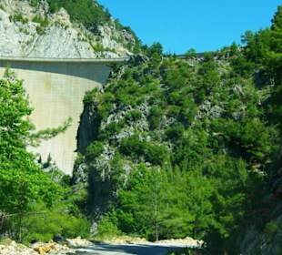 Abfahrt vom Staudamm