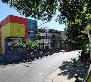 Bunt und grün in der Stadt