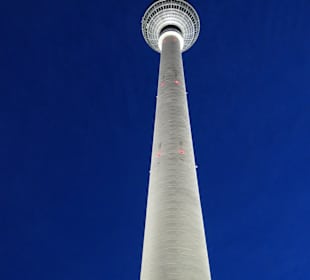 Der Berliner Fernsehturm, eröffnet 1969