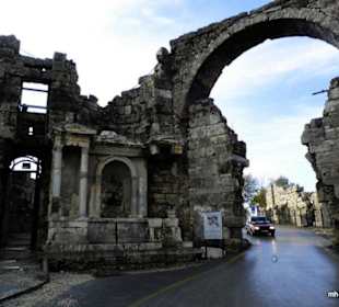 Das Nordtor des antiken Side