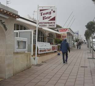 Kaffeepausen in Tony's Bar - super