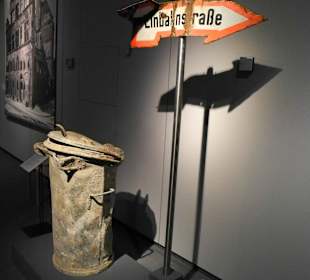 Exponate die im Krieg verschüttet waren