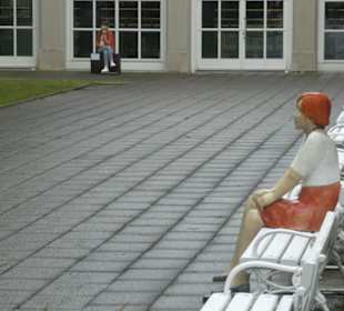 Bad Kissingen Die Menschen lebensgroße Tonfiguren