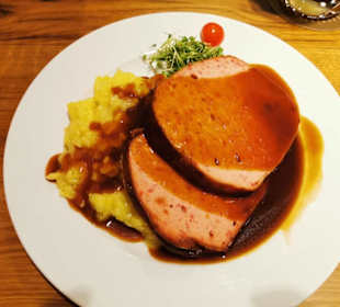 Gebackener Leberkäse mit Kartoffelsalat 
