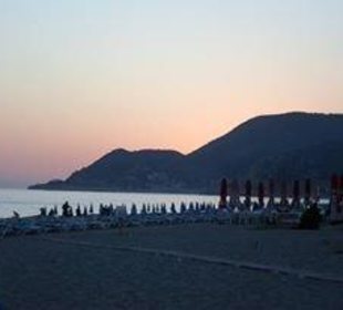 Am Kleopatra Strand den Sonnenuntergang genießen