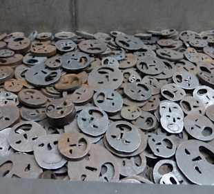 Installation Schalechet (gefallenes Laub)