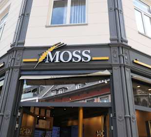 Kaffeepause auf dem Münsterplatz bei MOSS am Dom