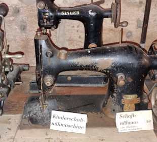 Alte Nähmaschinen Schuhe